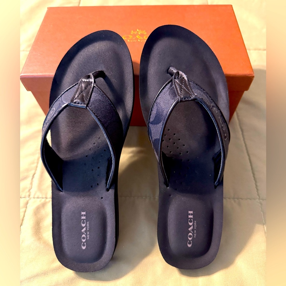 Coach Jolie 12CM Signature C, Flip Flops, EUC, Size 8.5M